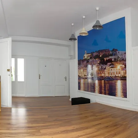 Hostal Ibiza בית הארחה *
