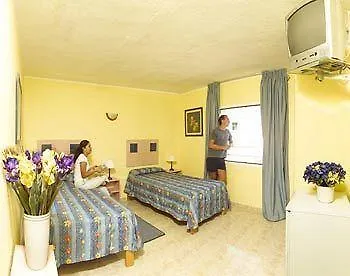 Hostal Ibiza * איביזה העיר