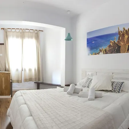 בית הארחה Hostal Ibiza