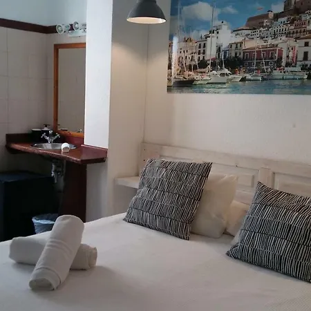 בית הארחה Hostal Ibiza איביזה העיר